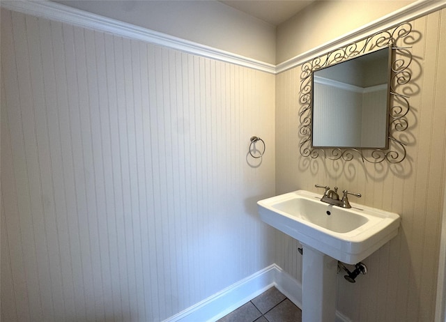 1083 Country Place Dr Unit 28, Houston, TX 77079 - bathroom with tile patterned floors and baseboards
