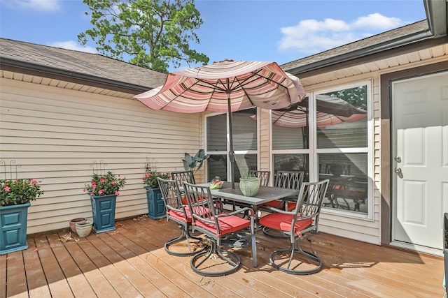 2806 Spring Dusk Ln, Spring, TX 77373 - wooden terrace with outdoor dining area
