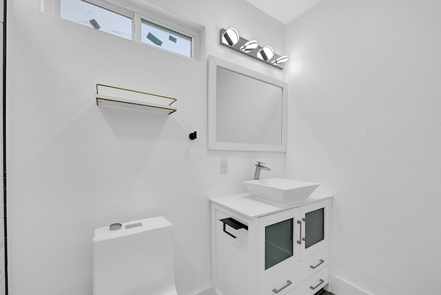 4927 Kelso St, Houston, TX 77021 - half bathroom with toilet and vanity
