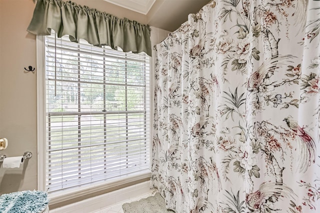 114 Wyndwood Dr, Seabrook, TX 77586 - full bathroom featuring a shower with shower curtain and tile patterned floors