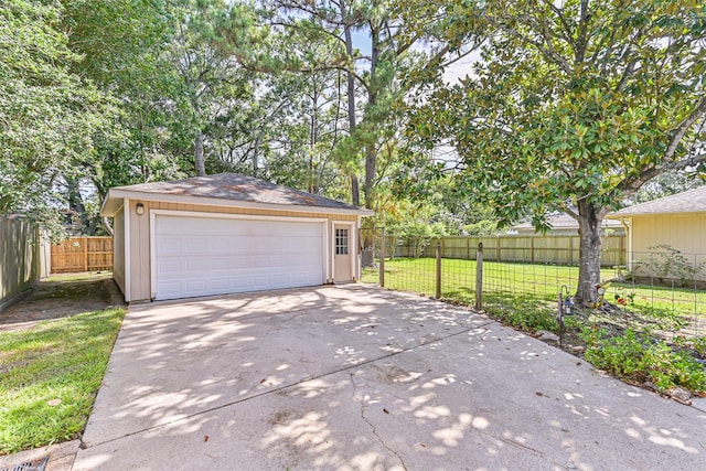 114 Wyndwood Dr, Seabrook, TX 77586 - view of detached garage