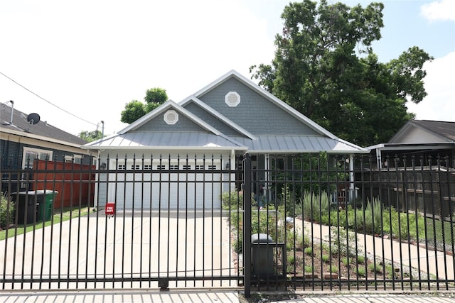 212 Greenwood St, Houston, TX 77011 - view of gate