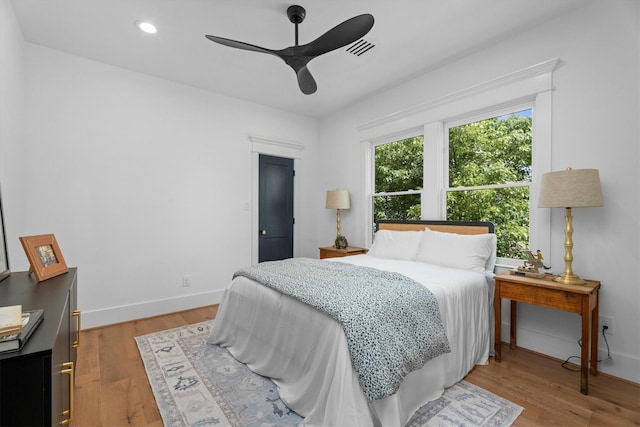 1543 Columbia St, Houston, TX 77008 - bedroom with light wood-style flooring, recessed lighting, and ceiling fan