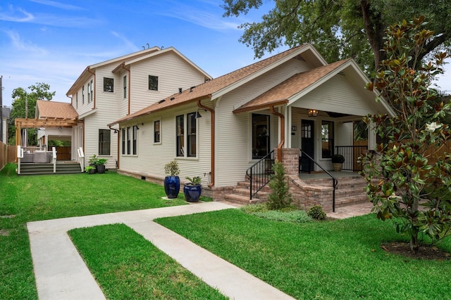 1543 Columbia St, Houston, TX 77008 - view of front of property featuring a porch and a shingled roof