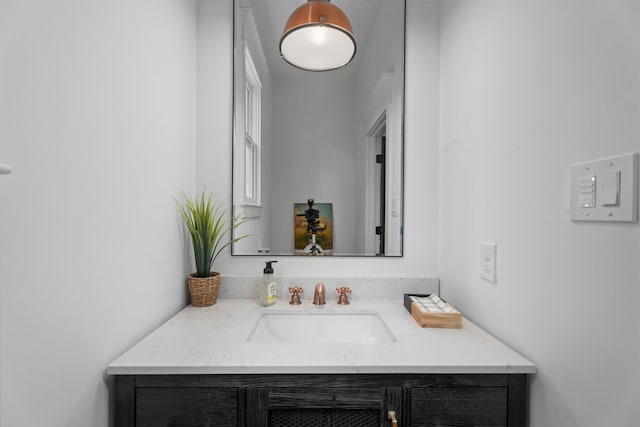 1543 Columbia St, Houston, TX 77008 - bathroom featuring vanity