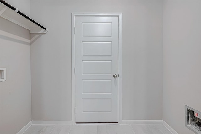 218 Emerald Thicket Ln, Huffman, TX 77336 - washroom with washer hookup and baseboards