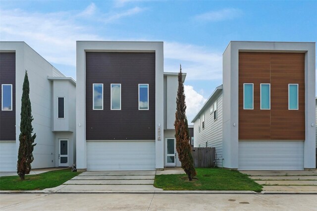 5509 Paraiso Pl, Houston, TX 77091 - view of contemporary home