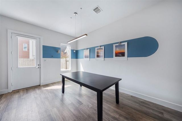 5509 Paraiso Pl, Houston, TX 77091 - recreation room with wood finished floors