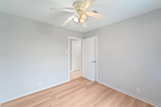 4517 W 43rd St, Houston, TX 77092 - unfurnished room featuring light wood-style floors and a ceiling fan
