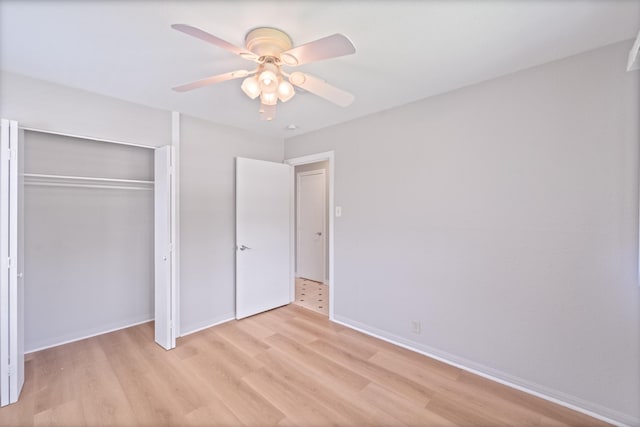 4517 W 43rd St, Houston, TX 77092 - unfurnished bedroom featuring light wood-style floors, a closet, and ceiling fan