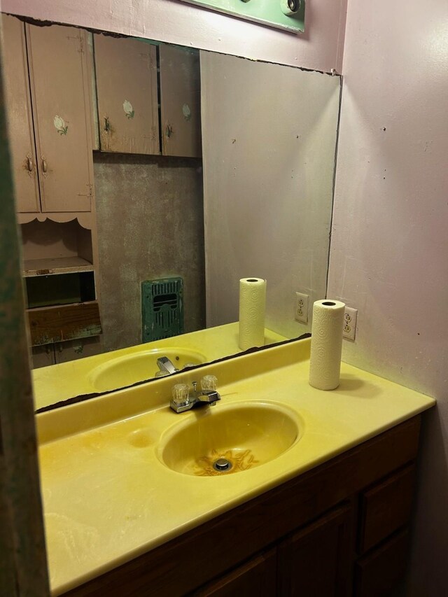 7214 Schuller Rds, Houston, TX 77093 - bathroom with vanity