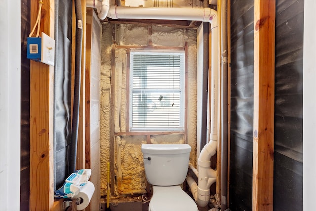 31 Lakeside Dr, Hitchcock, TX 77563 - bathroom featuring toilet
