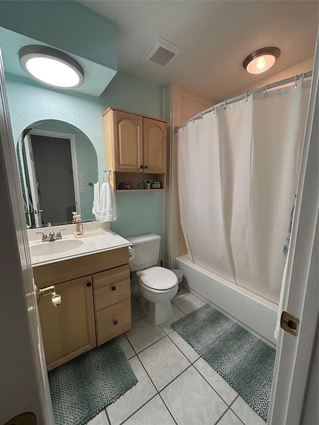 813 Camelot Ln, Friendswood, TX 77546 - bathroom with vanity, shower / bath combination with curtain, and tile patterned floors
