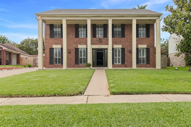 2802 Sandpebble Dr, Seabrook, TX 77586 - view of front facade featuring brick siding