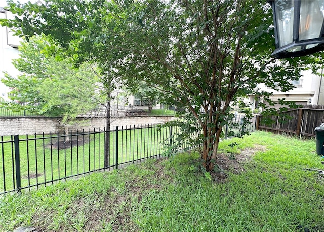12248 Oxford Crescent Cir, Houston, TX 77082 - view of fenced backyard