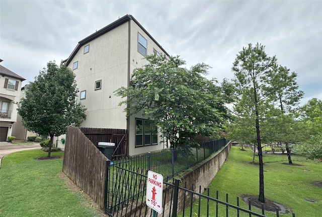 12248 Oxford Crescent Cir, Houston, TX 77082 - view of side of property