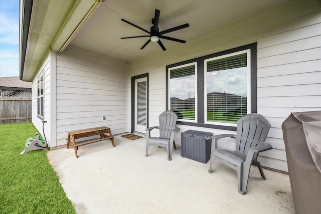 7714 Cattleman Valley Dr, Rosharon, TX 77583 - view of patio / terrace with a ceiling fan