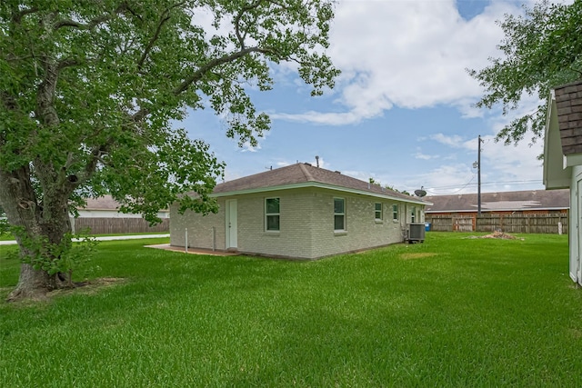 2401 33rd Ave N, Texas City, TX 77590 - back of property featuring brick siding