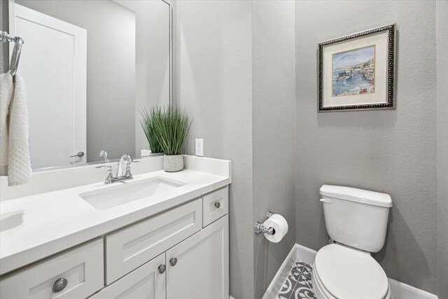 1050 Timbergrove Yards Ln, Houston, TX 77008 - bathroom with toilet and vanity