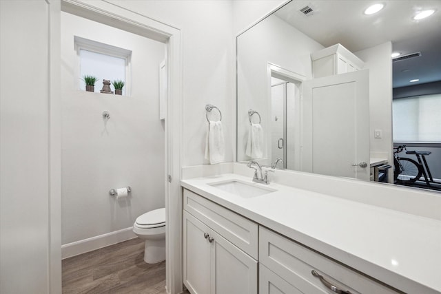 1050 Timbergrove Yards Ln, Houston, TX 77008 - bathroom with wood finished floors and vanity