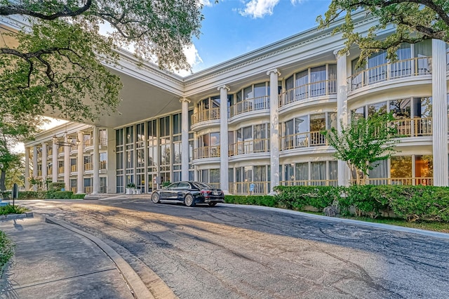 5050 Ambassador Way Unit 201, Houston, TX 77056 - view of apartment building / complex
