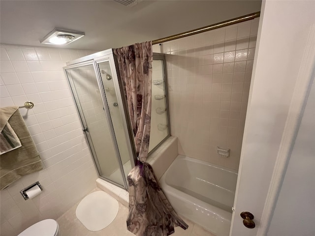 5050 Ambassador Way Unit 201, Houston, TX 77056 - bathroom with toilet and tile walls