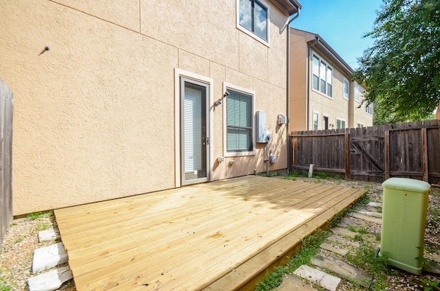 11611 Royal Oaks Vw, Houston, TX 77082 - wooden terrace with a fenced backyard