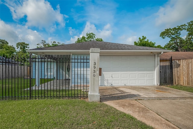 3930 Daphne St, Houston, TX 77021 - garage featuring concrete driveway