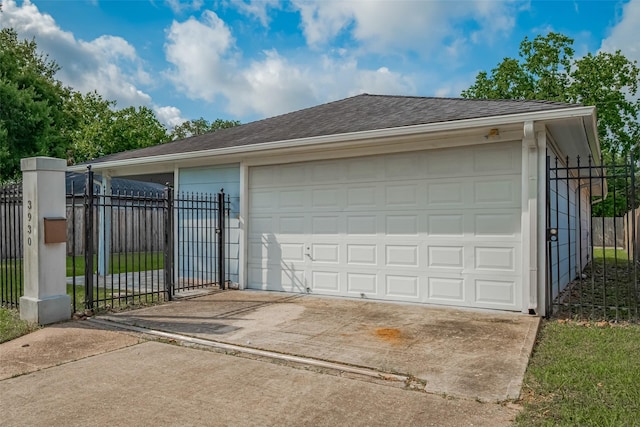 3930 Daphne St, Houston, TX 77021 - view of detached garage