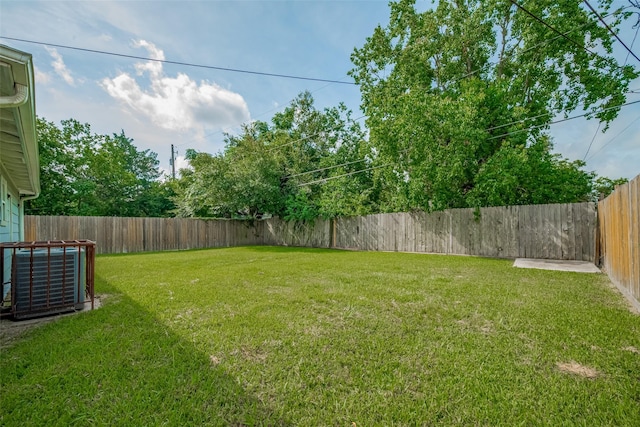 3930 Daphne St, Houston, TX 77021 - view of fenced backyard