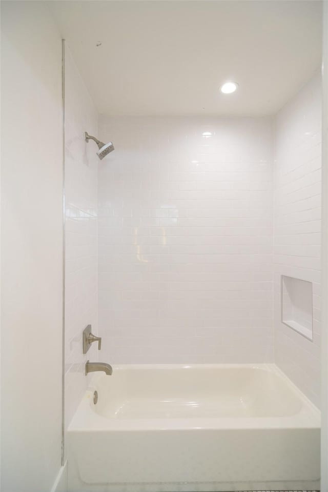 1037 Rutland St, Houston, TX 77008 - bathroom featuring shower / bath combination and recessed lighting