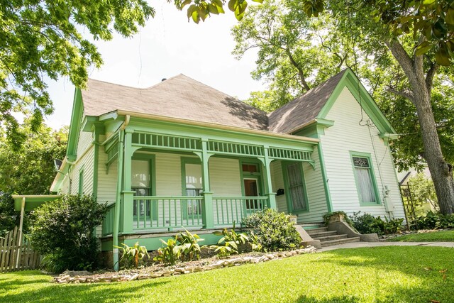 604 Sycamore St, Brenham, TX 77833 - photo 1