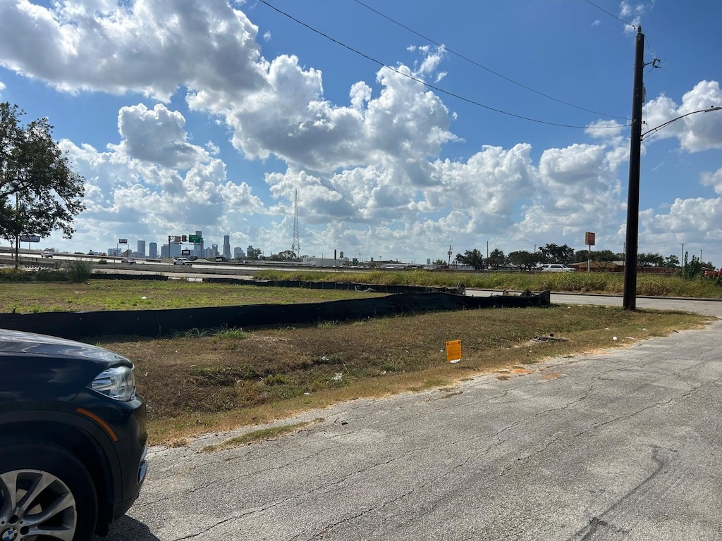 2910 Christie St, Houston, TX 77026