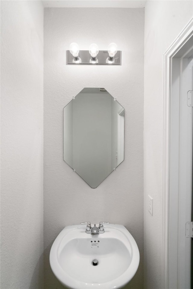 17531 Cuthbert St, Humble, TX 77346 - bathroom featuring a sink