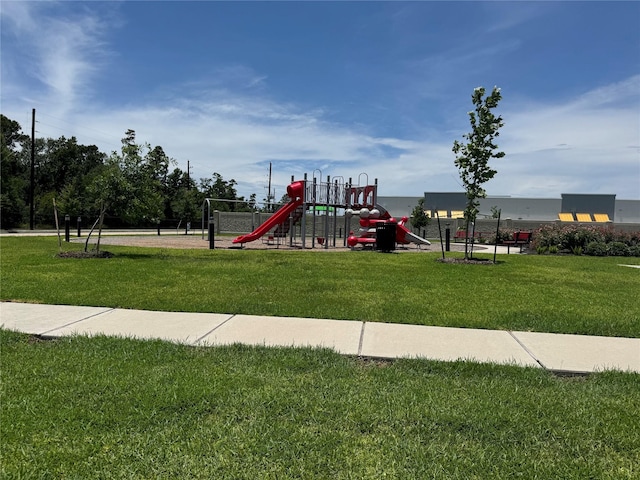 17531 Cuthbert St, Humble, TX 77346 - community jungle gym with a lawn