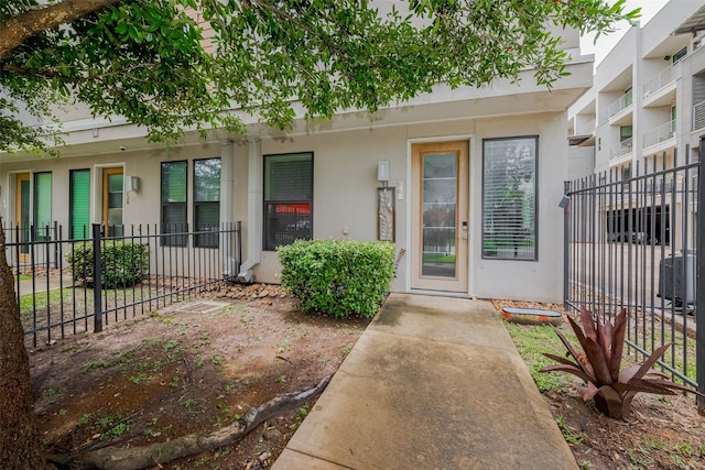 2401 Crawford St Unit C2A, Houston, TX 77004 - property entrance featuring stucco siding