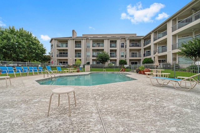 12800 Melville Dr Unit B207, Montgomery, TX 77356 - community pool with a patio