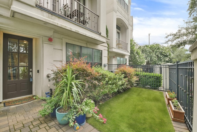 3937 Law St, Houston, TX 77005 - view of yard featuring a balcony