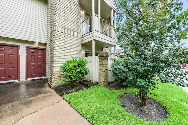 2120 El Paseo St Unit 501, Houston, TX 77054 - doorway to property with brick siding