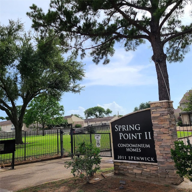 2011 Spenwick Dr Unit 220, Houston, TX 77055 - view of community / neighborhood sign