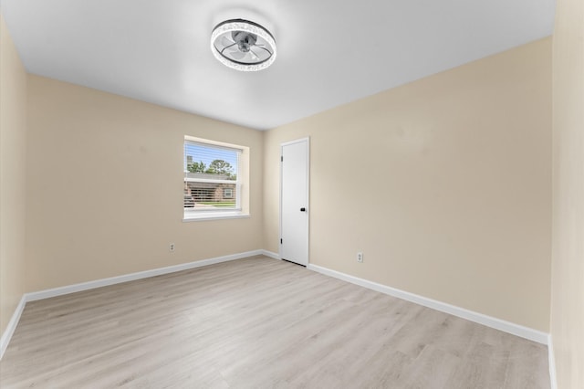 9403 Rentur Dr, Houston, TX 77031 - spare room featuring light wood-style floors and baseboards