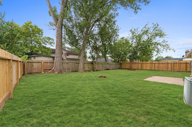 9403 Rentur Dr, Houston, TX 77031 - fenced backyard featuring a patio area