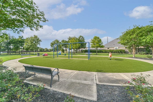 1638 Dominion Heights Ln, Katy, TX 77423 - view of home's community featuring a lawn