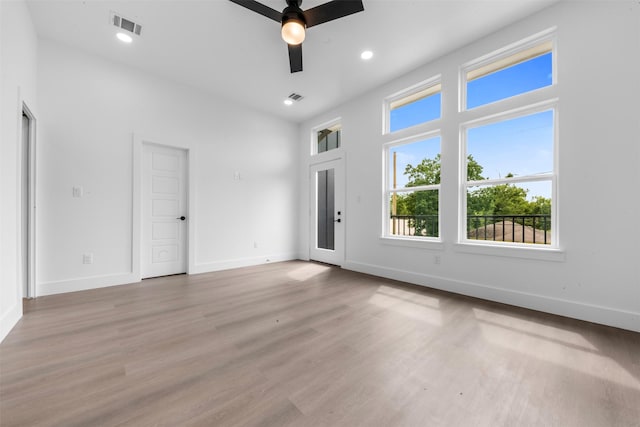 6815 Paris St, Houston, TX 77021 - spare room featuring ceiling fan, light wood-style flooring, and recessed lighting
