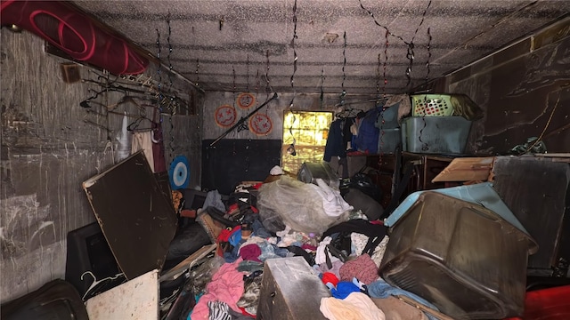 1205 Preston St, Richmond, TX 77469 - view of below grade area