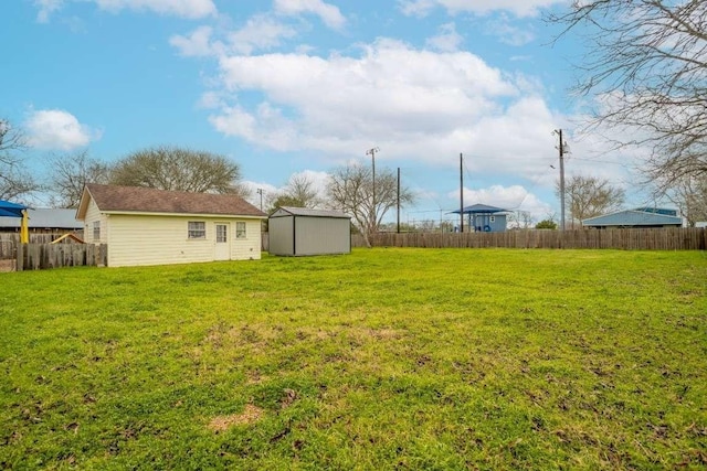 402 W Converse St, Weimar, TX 78962 - fenced backyard with a shed