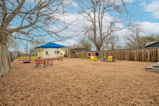 402 W Converse St, Weimar, TX 78962 - view of fenced backyard