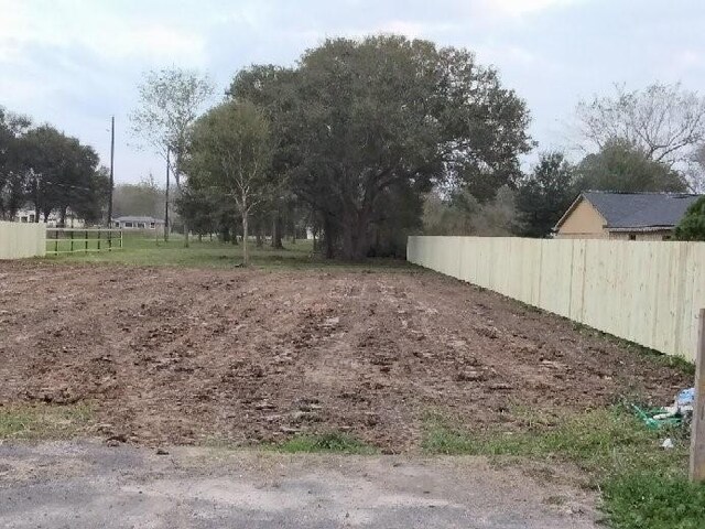 542 N Pine St, Arcola, TX 77583