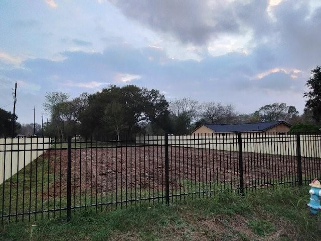 542 N Pine St, Arcola, TX 77583