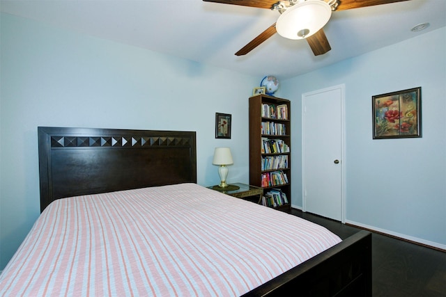 840 Threadneedle St E Unit 208, Houston, TX 77079 - bedroom with a ceiling fan and baseboards
